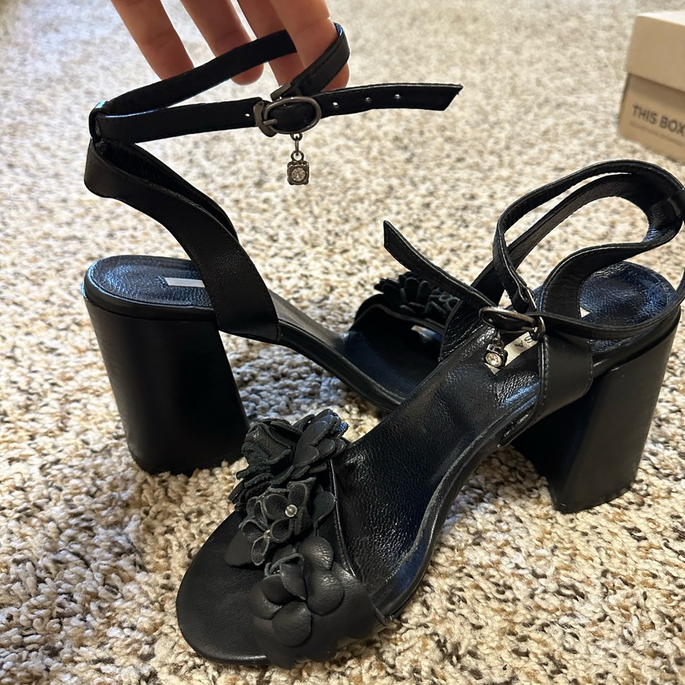 Elegant Black Heeled Sandals